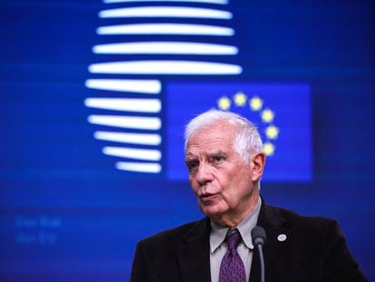 El alto representante europeo para Política Exterior, el español Josep Borrell, durante la rueda de prensa previa al consejo de ministros celebrado este lunes en Bruselas.