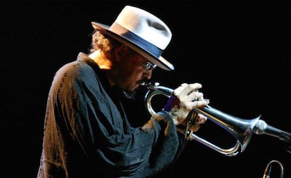 El músico de jazz latino Jerry González.