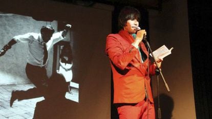 Jordi Corominas durante su espectáculo experimental 'Loopoesía'
