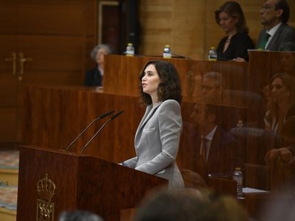 La presidenta de la Comunidad de Madrid, Isabel Díaz Ayuso, interviene durante el pleno de su investidura, en la Asamblea de Madrid, a 21 de junio de 2023, en Madrid (España).