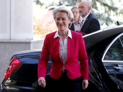 La presidenta de la Comisión Europea, Ursula von der Leyen, este jueves en Skopie, Macedonia del Norte.