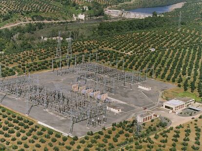 Vista a&eacute;rea de una subestaci&oacute;n el&eacute;ctrica de Endesa.