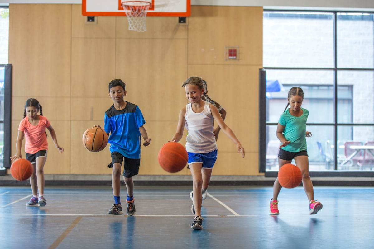 La práctica deportiva en los niños y las niñas - POLIDEPORTES