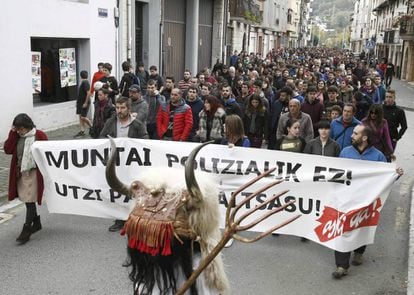 Manifestaci&oacute;n convocada por Sortu y vecinos de Alsasua en apoyo a los dos imputados por la agresi&oacute;n de Alsasua (Navarra)