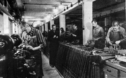 Fábrica de armamento nazi en el campo de concentración de Dachau, donde trabajaban judíos.