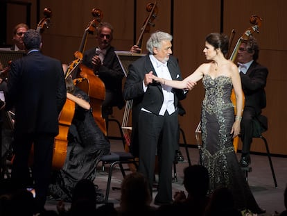 Plácido Domingo and Ana Maria Martínez en la Ópera de Dubai el 31 de agosto de 2016.