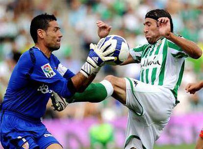 Palop atrapa el balón