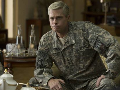 Brad Pitt in en una escena de"War Machine." Foto distribuida por Netflix. (Francois Duhamel/Netflix via AP)