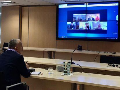 El secretario general de UGT, Pepe Álvarez, durante la videoconferencia celebrada con el presidente del Gobierno, Pedro Sánchez, y el resto de agentes sociales.