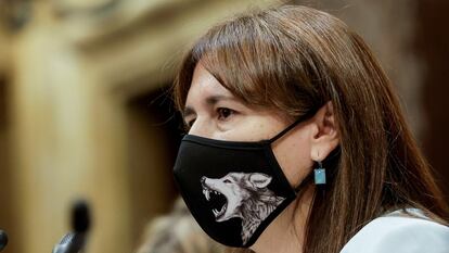 La presidenta del Parlament, Laura Borràs, durante la sesión de control del gobierno catalán ante el pleno del Parlament.