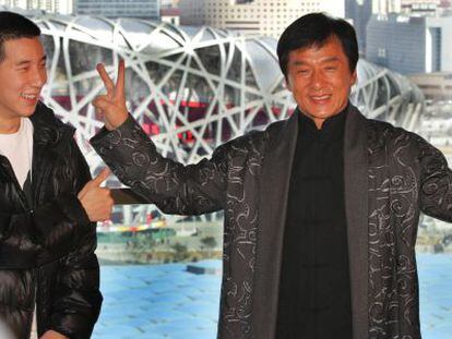 Jaycee Chan junto a su padre, el actor Jackie Chan, en Pekín en 2009.