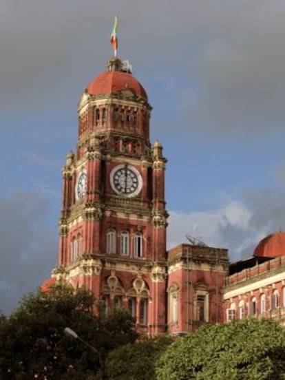 Torre de la Corte de Justicia, en Yangón (Myanmar).