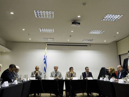 Tabar&eacute; V&aacute;zquez presenta a su gabinete en Montevideo