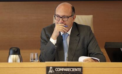 El presidente del Tribunal de Cuentas, Ramón Álvarez de Miranda, esta mañana en el Congreso de los Diputados.