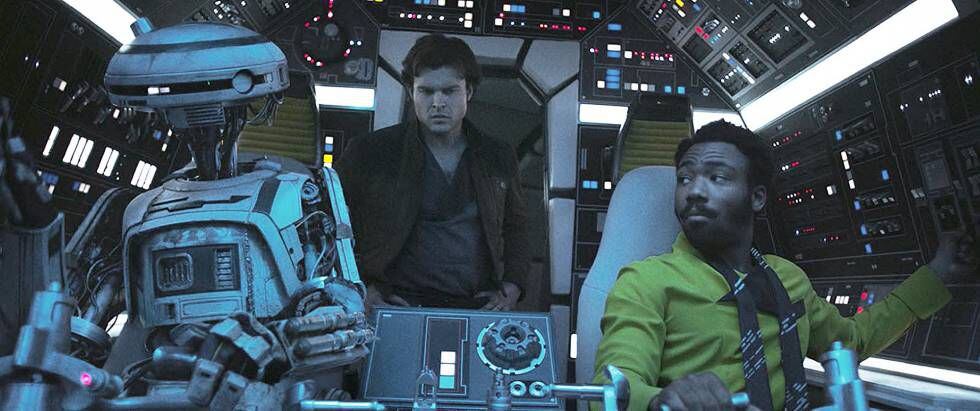 Alden Ehrenreich, como Han Solo, y Donald Glover, como Lando Calrissian en 'Solo: una historia de Star Wars'.