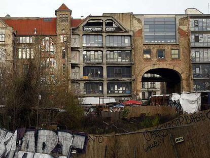 Aspecto exterior de la casa de los artistas, Tacheles, en el centro de Berlín, el pasado diciembre.