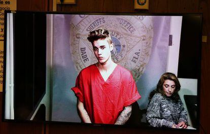 Justin Bieber aparece ante el juez tras su arresto en Miami.