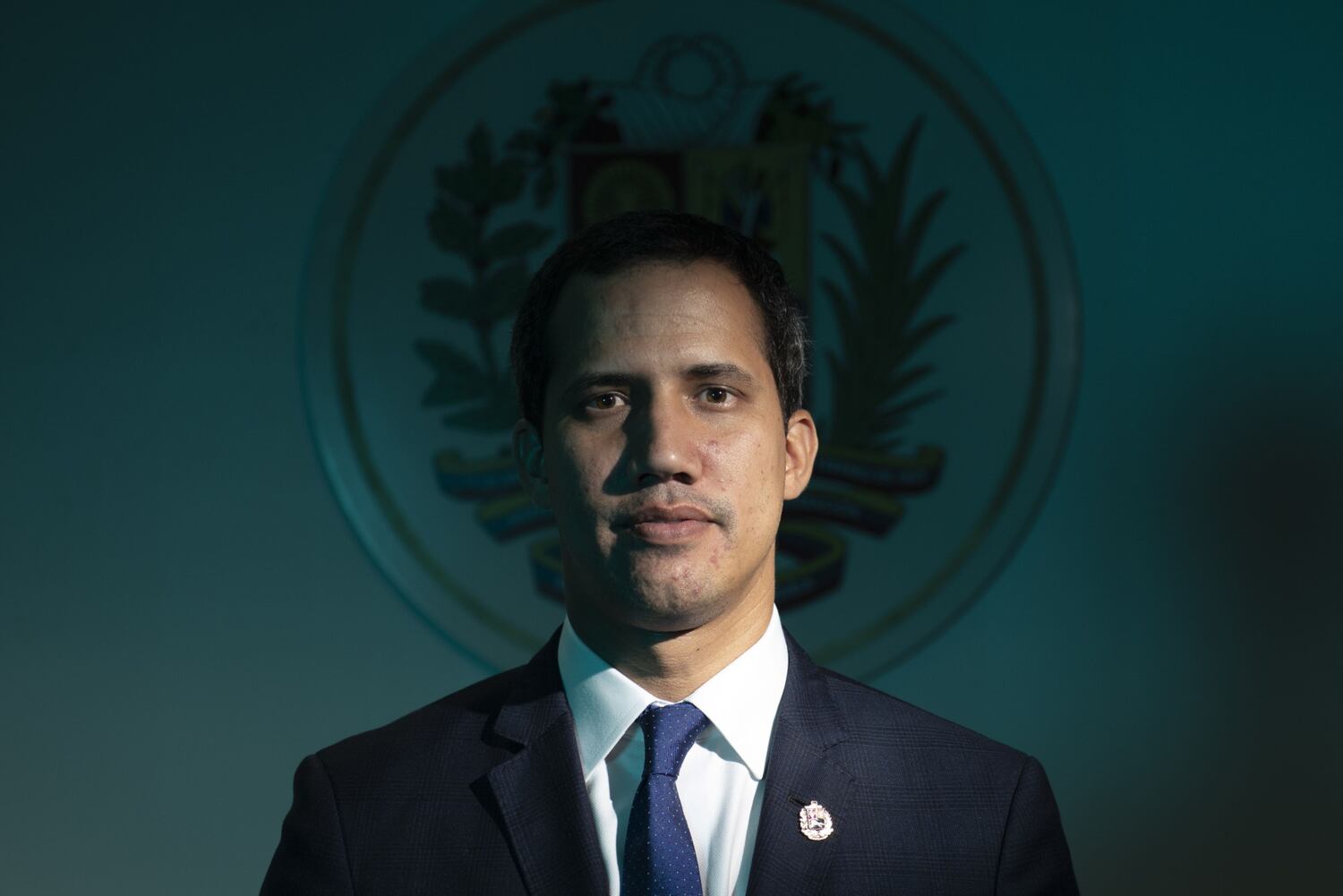 Juan Guaidó posa para un retrato durante una sesión en septiembre de 2019 en su oficina de la asamblea.