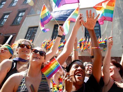 El bar Stonewall Inn de Nueva York durante la marcha del Orgullo Gay.