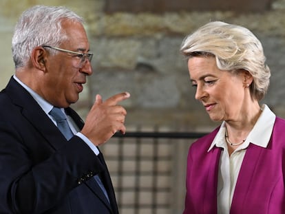 António Costa y Ursula van der Leyen, durante una cumbre comunitaria en Praga.