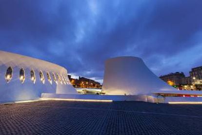 Centro cultural Le Volcan, proyectado por Óscar Niemeyer, en Le Havre, en Normandía (Francia).