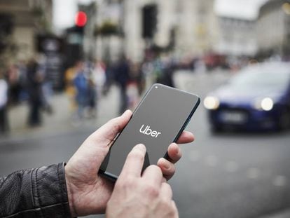 Los beneficios de Uber no revierten en la economía global, según Kessler, al contrario de lo que ocurre con los de los taxistas.