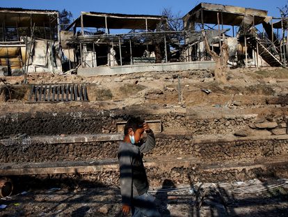 El campo de refugiados de Moria tras el incendio, este miércoles.