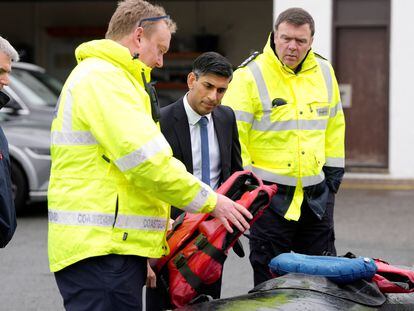 Rishi Sunak visita, este martes, el centro del Ministerio del Interior en la localidad costera de Dover para el control de la inmigración irregular.