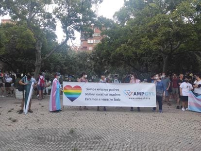 Concentración contra las agresiones homófobas este sábado en València.