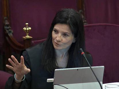 La abogada del Estado Rosa María Seoane en el juicio. En vídeo, parte de las declaraciones de Emili Quevedo.