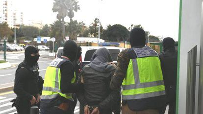 Momento de la detención de Farid M.A.L. el pasado 12 de febrero en Ceuta.