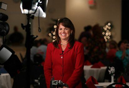 Christine O'Donnell, candidata de los Tea Party vencedora en las primarias republicanas, se enfrentará al demócrata Cris Coons por el escaño de Joe Biden en el Senado por Delaware.