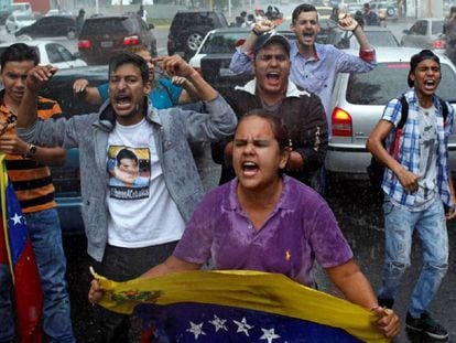 Partidarios de la oposición durante una protesta contra el Tribunal Supremo en Caracas.