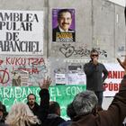 Asamblea popular de miembros del movimiento ciudadano 15M en el barrio de Carabanchel.