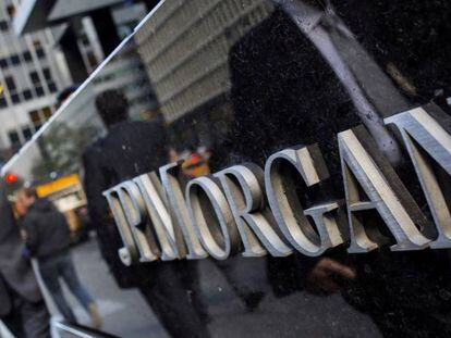 JP Morgan suspende las recompras de acciones y provisiona 1.100 millones para créditos morosos