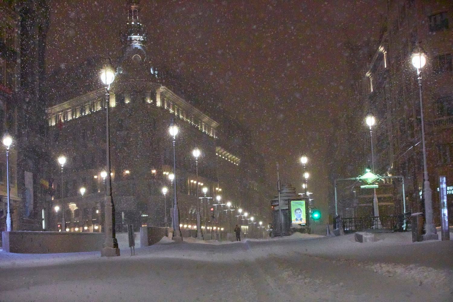 Calles del centro de la capital cubiertas de nieve tras el paso de la borrasca 'Filomena'.
