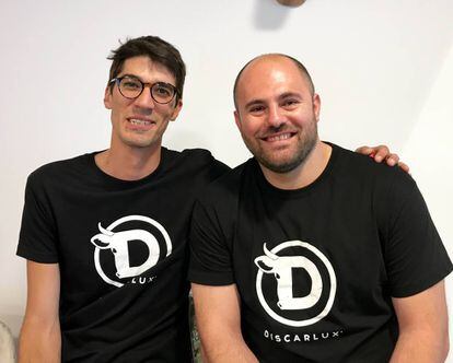 EL CHEF STÉPHAN BALLUET (DERECHA) CON UN COLABORADOR /CAPEL