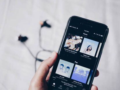 Spotify experimenta con 'stories' y playlists para influencers y famosos