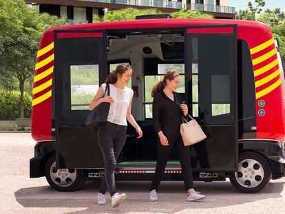 El minibús sense conductor que circularà en proves per vuit ciutats catalanes.