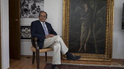 El coleccionista mexicano Salvador Riestra junto a 'Estudio de San Andrés'