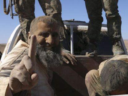 Prisioneros del Estado Isl&aacute;mico en manos de las milicias kurdas sirias. 