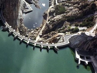 Presa de Aldeadávila, Salamanca, propiedad de Iberdrola.