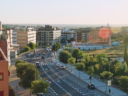 Tanto si se quiere comprar una vivienda de obra nueva o una de segunda mano hay que tener en cuenta el precio, la ubicación y las características del inmueble.