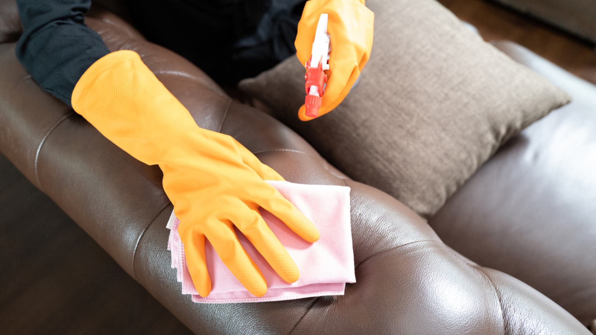 15 productos profesionales para restaurar el cuero de muebles, textiles