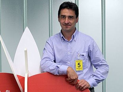 El experto en pol&iacute;meros David Mecerreyes, ayer, en la sede de Ikerbasque en Bilbao. 