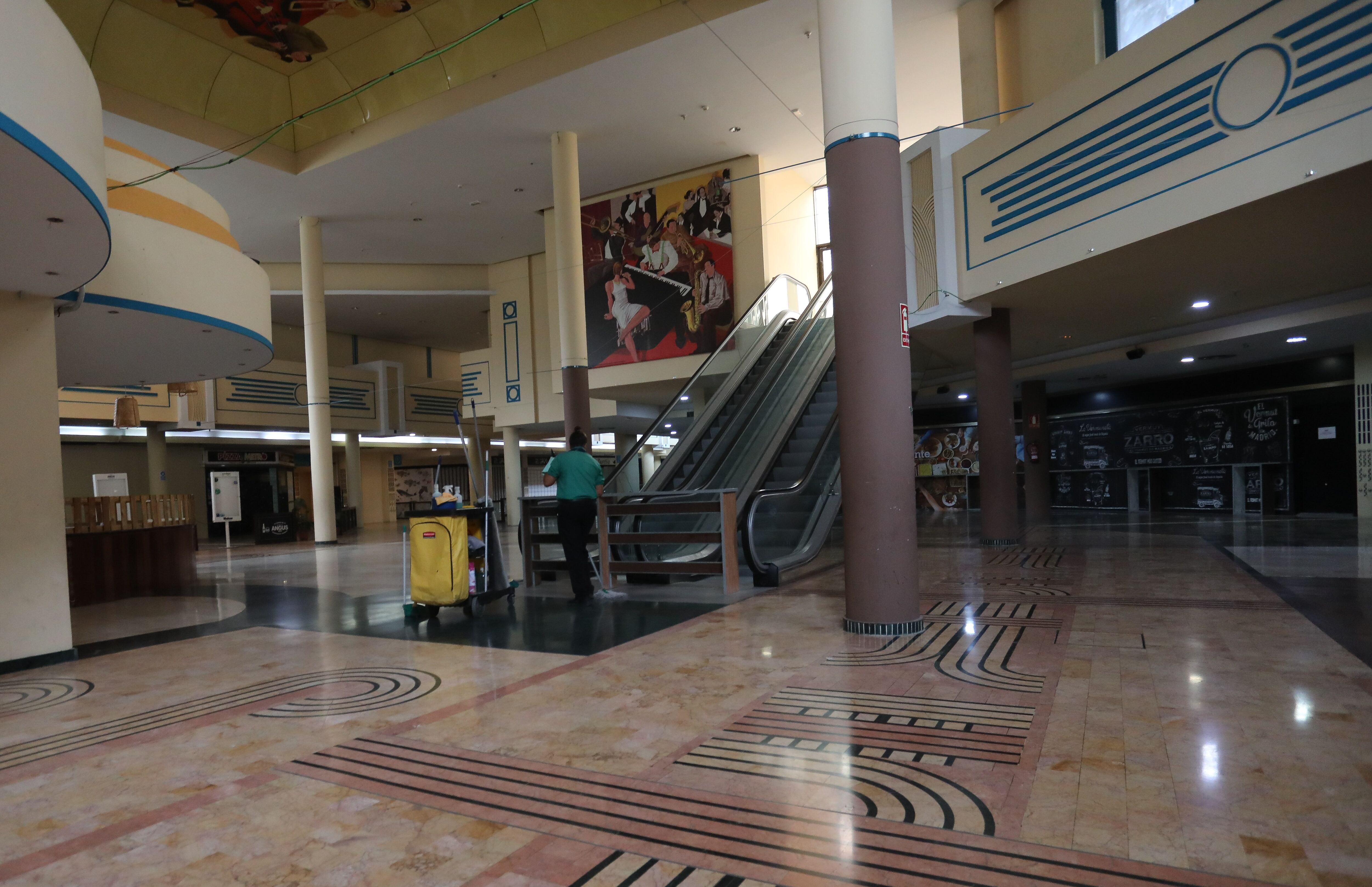 El interior del centro comercial La Ermita, el pasado viernes.