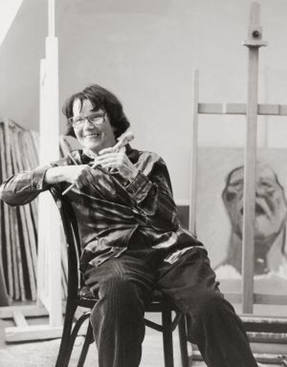 Maria Lassnig, en su estudio de Viena en 1998.