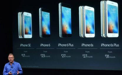 El vicepresidente de marketing de Apple presenta el iPhone SE.