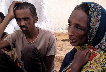 Dos presos eritreos el día de su liberación.