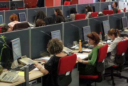 Trabajadores de un call center.